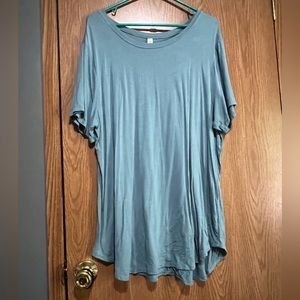 Bluish green flowy top